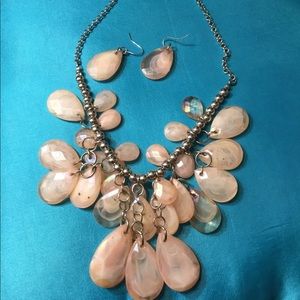 Costume jewelry necklace set